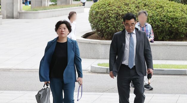 특검 사무실로 향하는 박지영·장우성 특검보