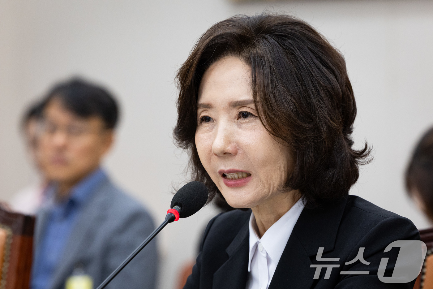 (서울=뉴스1) 유승관 기자 = 이진숙 사회부총리 겸 교육부 장관 후보자가 16일 오전 서울 여의도 국회 교육위원회에서 열린 인사청문회에서 의원 질의에 답하고 있다. 2025.7. …