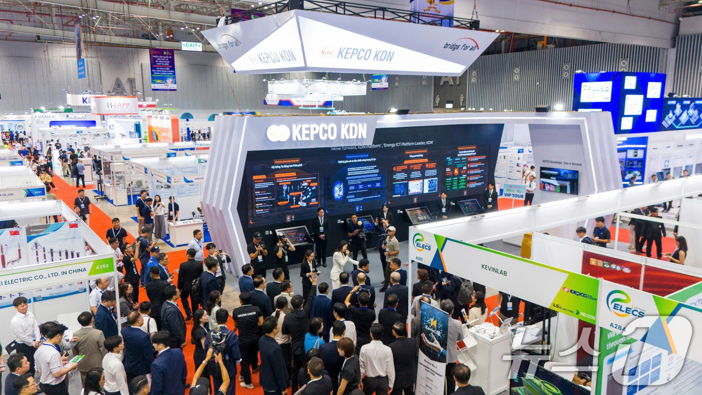 (서울=뉴스1) = 코엑스는 아세안 대표 전력 에너지 전문 전시회 '일렉스 베트남 2025'가 16일(현지시간)부터 3일간 호치민 SECC에서 개최된다고 밝혔다.현지 바이어와 참관 …