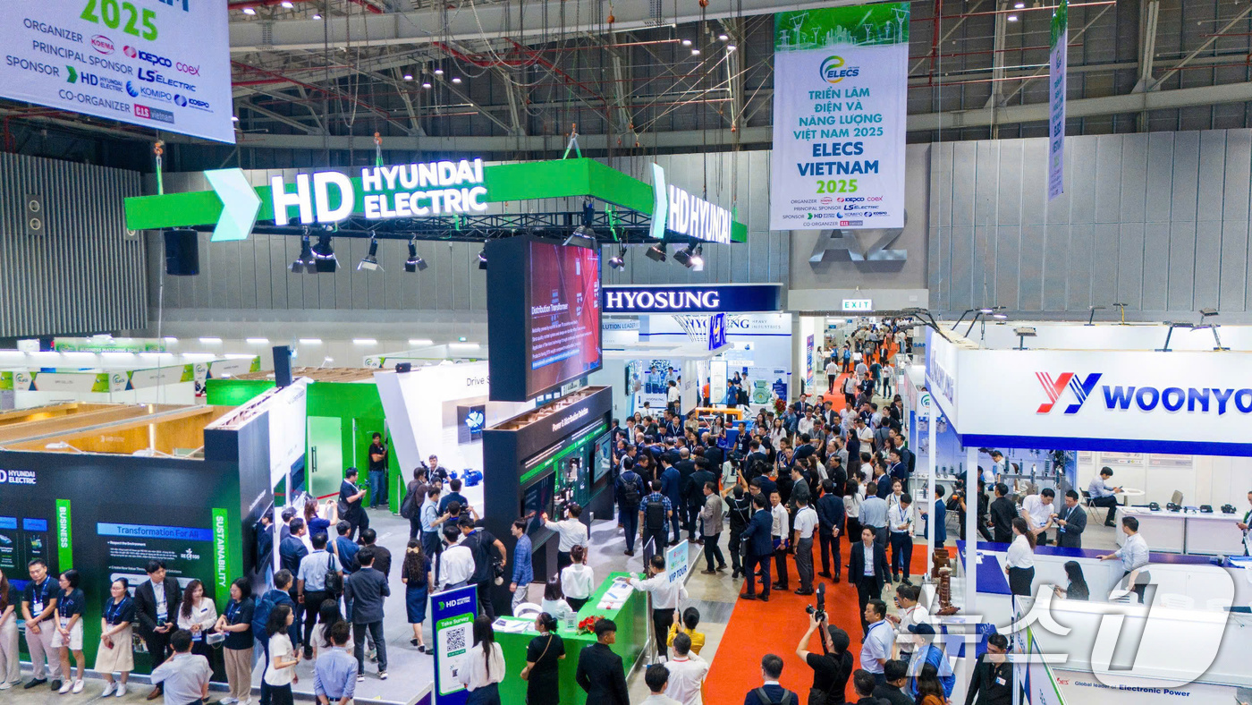 (서울=뉴스1) = 코엑스는 아세안 대표 전력 에너지 전문 전시회 '일렉스 베트남 2025'가 16일(현지시간)부터 3일간 호치민 SECC에서 개최된다고 밝혔다.현지 바이어와 참관 …