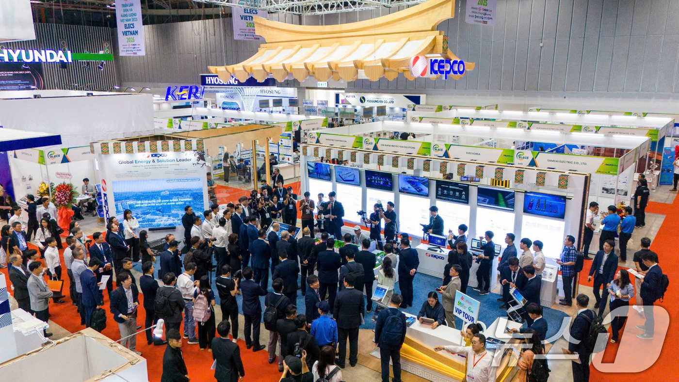 (서울=뉴스1) = 코엑스는 아세안 대표 전력 에너지 전문 전시회 '일렉스 베트남 2025'가 16일(현지시간)부터 3일간 호치민 SECC에서 개최된다고 밝혔다.현지 바이어와 참관 …