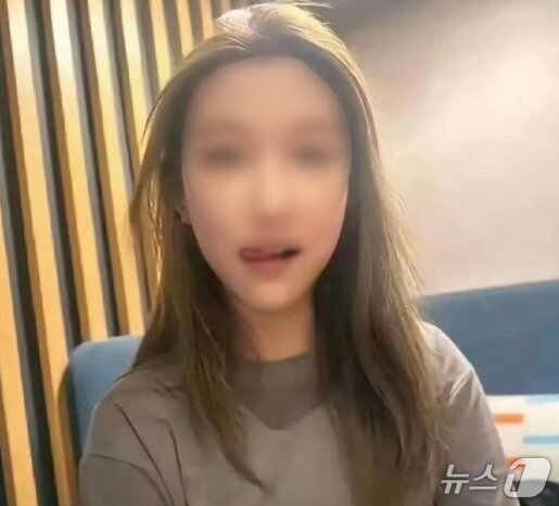 본문 이미지 - 여학생 사진 - SCMP 갈무리
