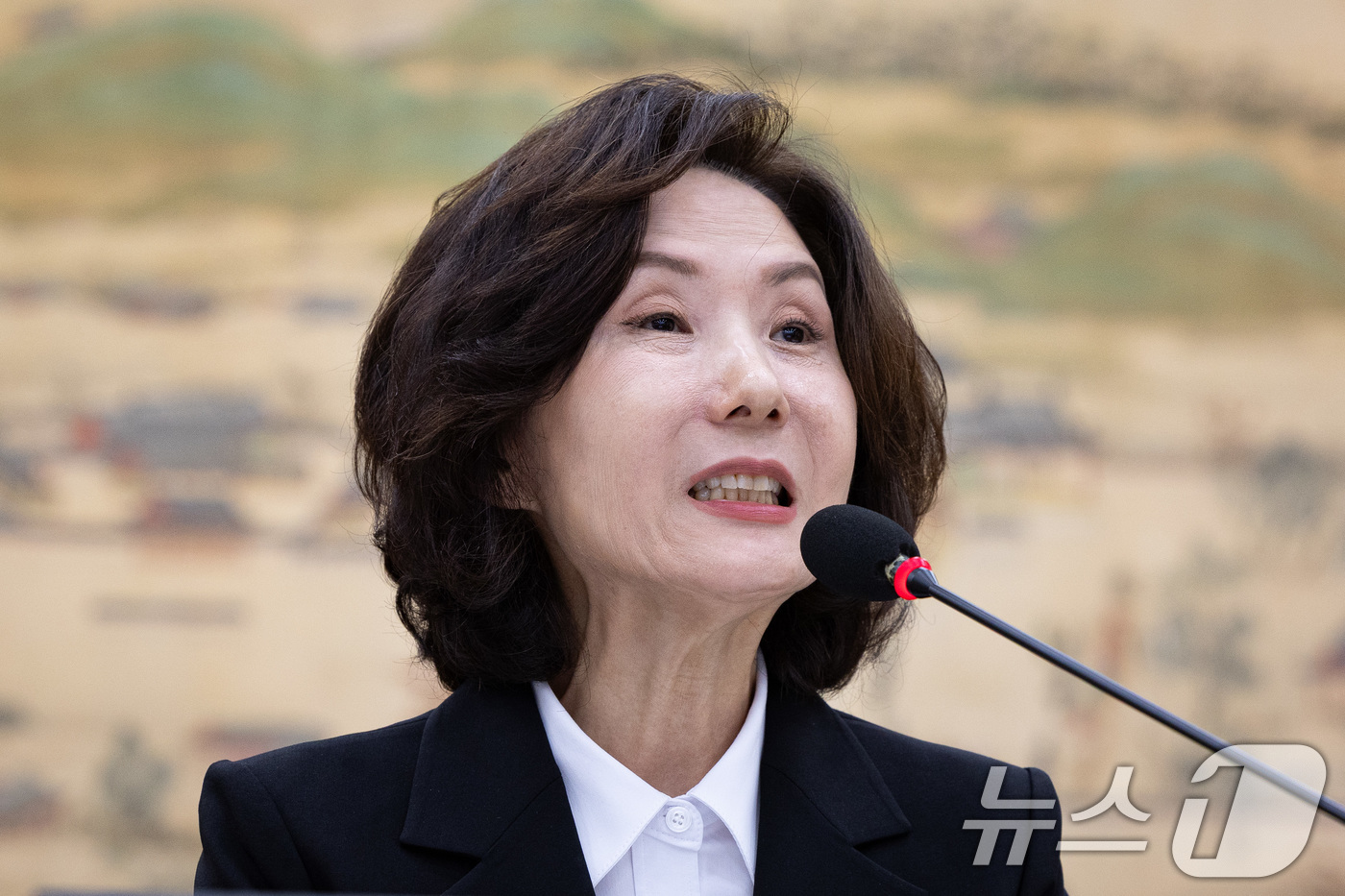 (서울=뉴스1) 유승관 기자 = 이진숙 사회부총리 겸 교육부 장관 후보자가 16일 오전 서울 여의도 국회 교육위원회에서 열린 인사청문회에서 의원 질의에 답하고 있다. 2025.7. …