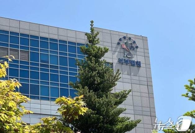 "쾅쾅쾅 불났어요"…한밤 아파트 '문막기' 콘텐츠 찍은 20대들