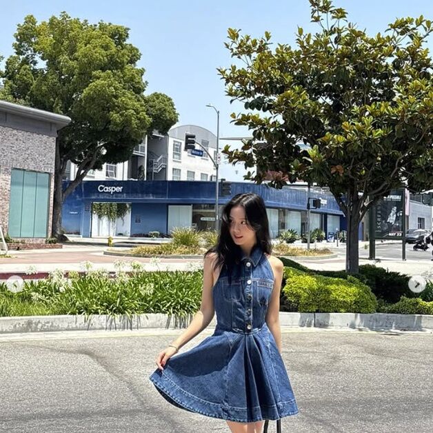 블랙핑크 컴백한 지수, LA서 데님 원피스 입고 청순미 폭발 [N샷]