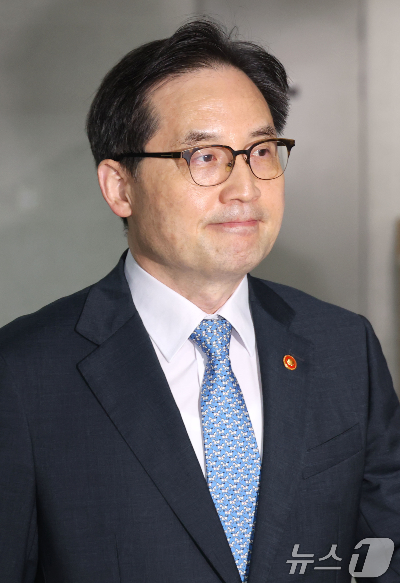 (서울=뉴스1) 이광호 기자 = 한기정 공정거래위원장이 17일 오전 서울 여의도 국회 의원회관에서 열린 더불어민주당과 공정위의 비공개 회의에 참석하고 있다. 2025.7.17/뉴스 …