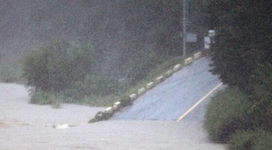 폭우에 끊긴 무심천 하상도로