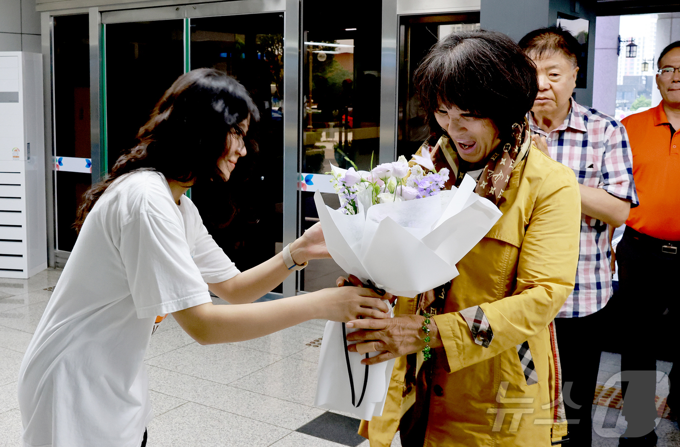 (보령=뉴스1) 이동원 기자 = 49년 전 미국으로 떠난 재미 사업 성공자 크리스틴 리 캘리포니아 리젠시대학교 이사장이 지난 16일 고향인 보령시를 방문했다.크리스틴 리 이사장은 …