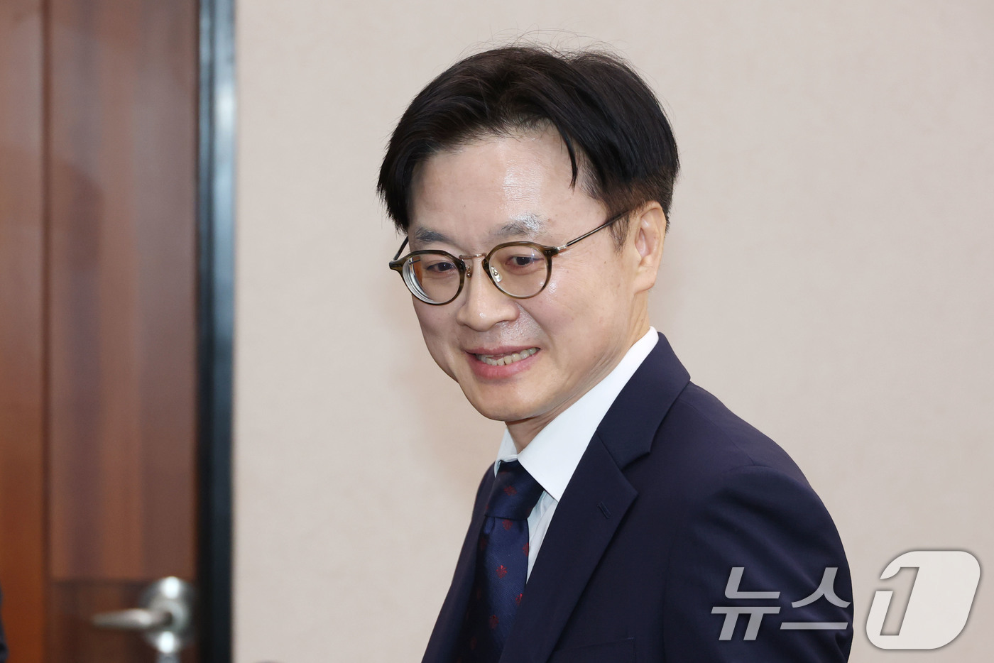 (서울=뉴스1) 이광호 기자 = 김정관 산업통상자원부 장관 후보자가 17일 오전 서울 여의도 국회 산업통상자원위원회 전체회의장에서 열린 인사청문회에 출석하고 있다.  2025.7. …