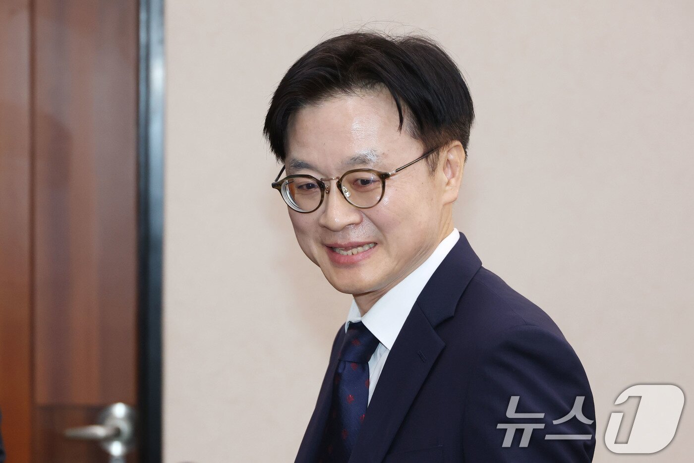 본문 이미지 - 김정관 산업통상자원부 장관 후보자가 17일 오전 서울 여의도 국회 산업통상자원위원회 전체회의장에서 열린 인사청문회에 출석하고 있다. 2025.7.17/뉴스1 ⓒ News1 이광호 기자
