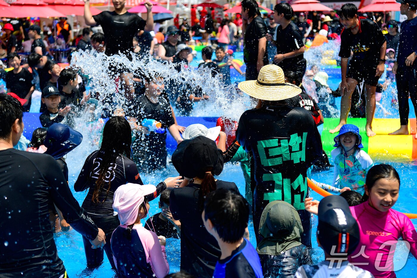 본문 이미지 -  2024 화천토마토 축제 물놀이장.&#40;화천군 제공, 재판매 및 DB금지&#41; 