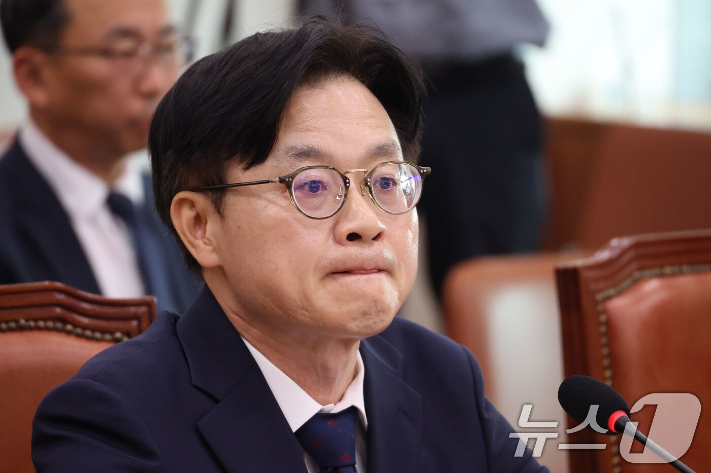 본문 이미지 - 김정관 산업통상자원부 장관 후보자가 17일 오전 서울 여의도 국회 산업통상자원위원회 전체회의장에서 열린 인사청문회에서 의원 질의를 듣고 있다. 2025.7.17/뉴스1 ⓒ News1 이광호 기자