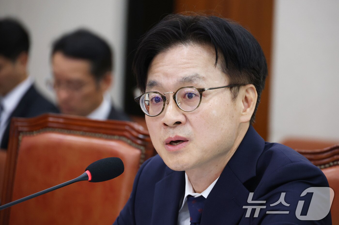 본문 이미지 - 김정관 산업통상자원부 장관 후보자가 17일 오전 서울 여의도 국회 산업통상자원위원회 전체회의장에서 열린 인사청문회에서 의원 질의에 답하고 있다. 2025.7.17/뉴스1 ⓒ News1 이광호 기자