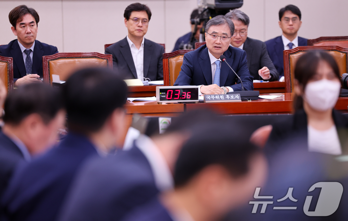 (서울=뉴스1) 안은나 기자 = 조현 외교부 장관 후보자가 17일 서울 여의도 국회 외교통일위원회에서 열린 인사청문회에 출석해 의원 질의에 답하고 있다. 2025.7.17/뉴스1