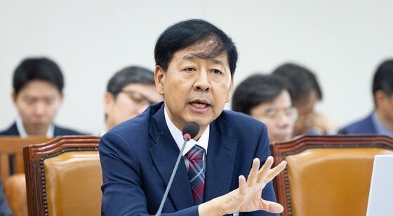 AI 관련 질의 답하는 구윤철 부총리 겸 기재부 장관 후보자
