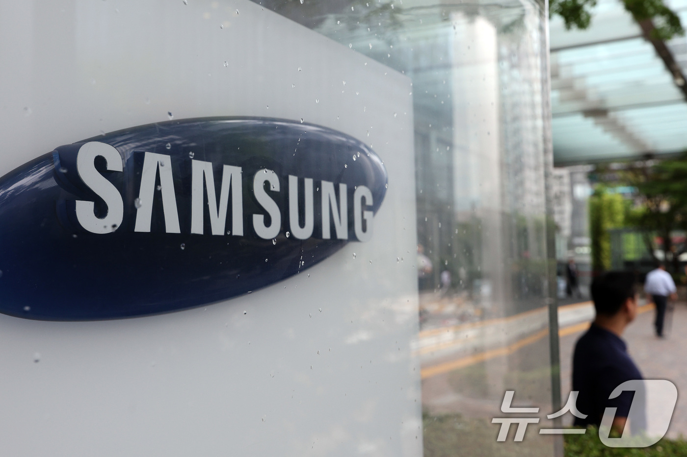 (서울=뉴스1) 신웅수 기자 = 삼성물산과 제일모직 합병 과정에 부당하게 관여한 혐의로 재판에 넘겨진 이재용 삼성전자 회장에게 무죄가 확정됐다.대법원 3부(주심 오석준 대법관)는 …