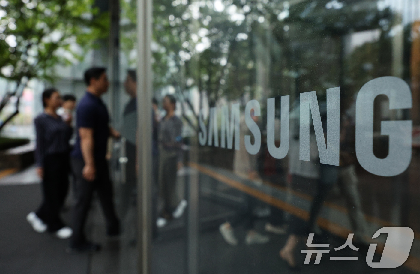 (서울=뉴스1) 신웅수 기자 = 삼성물산과 제일모직 합병 과정에 부당하게 관여한 혐의로 재판에 넘겨진 이재용 삼성전자 회장에게 무죄가 확정됐다.대법원 3부(주심 오석준 대법관)는 …