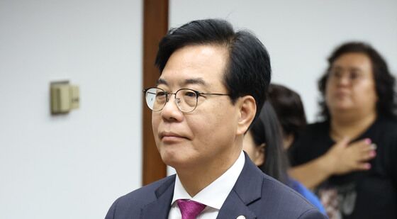 국민의례하는 송언석 비대위원장