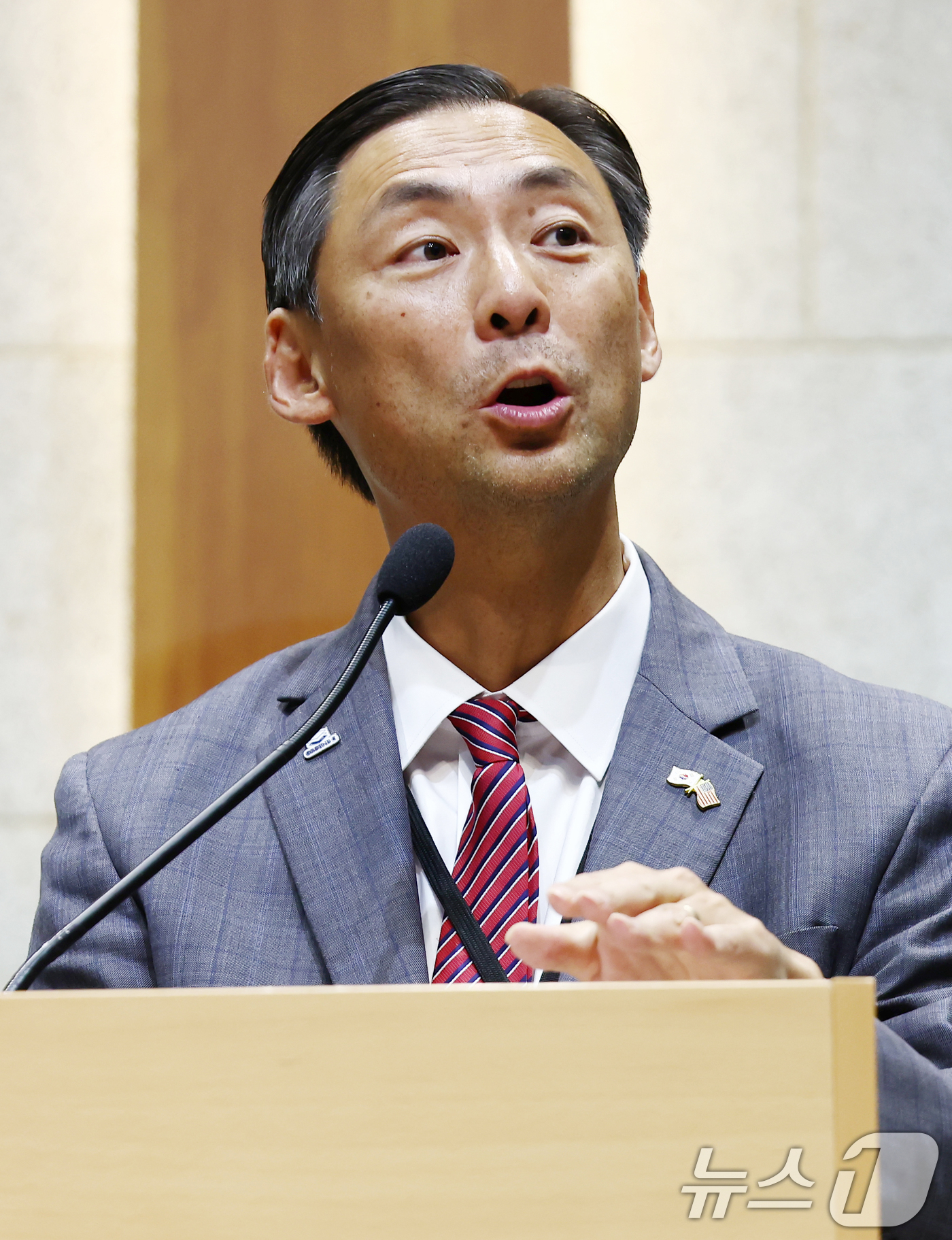 (서울=뉴스1) 김민지 기자 = 모스탄 미국 리버티대 교수(전 미국 국무부 국제사법 대사)가 17일 오후 서울 은평구 은평제일교회에서 열린 모스탄 전 대사 초청 간증 집회에서 설교 …