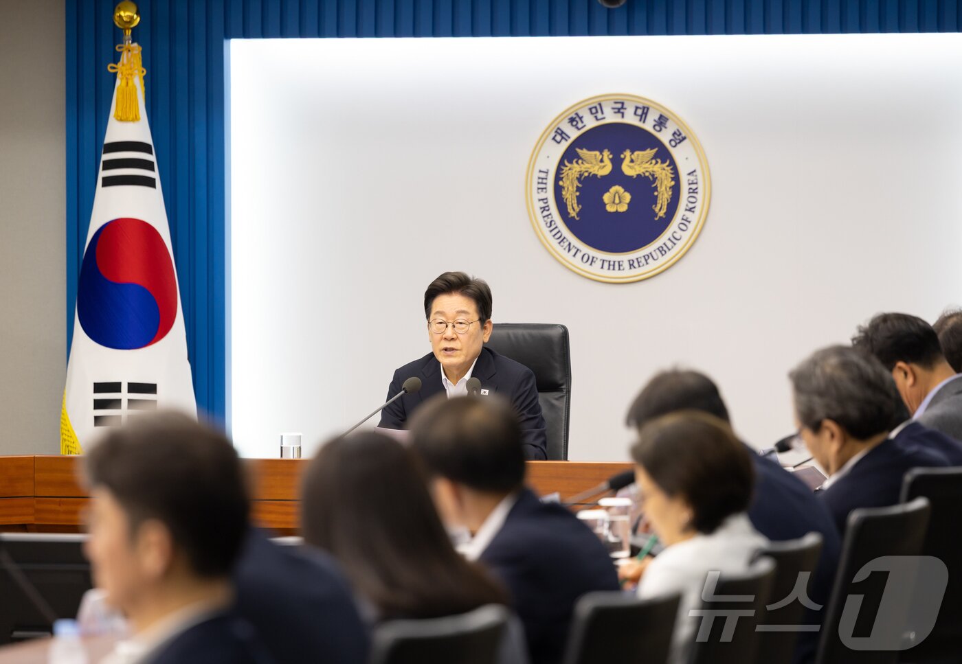 본문 이미지 - 이재명 대통령이 17일 서울 용산 대통령실 청사에서 열린 4차 수석·보좌관 회의에서 발언을 하고 있다. &#40;대통령실 제공. 재판매 및 DB금지&#41; 2025.7.17/뉴스1 ⓒ News1 이재명 기자