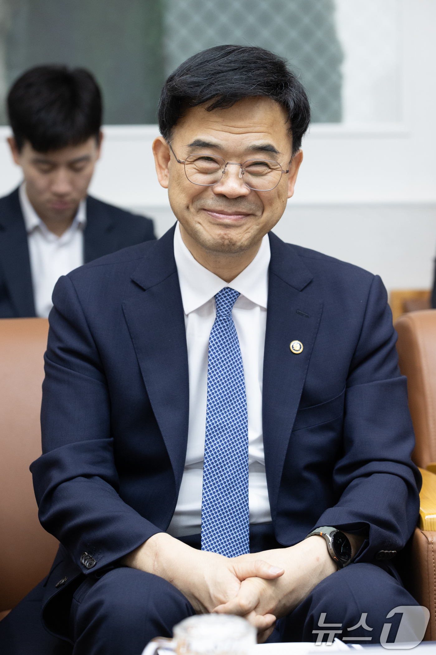 (서울=뉴스1) = 이상경 국토교통부 제1차관이 17일 서울 중구 정동 국토발전 전시관에서 모하메드 알리알 쇼라파 아부다비 자치행정교통부 의장과 한-UAE 간 도시 및 교통 분야 …