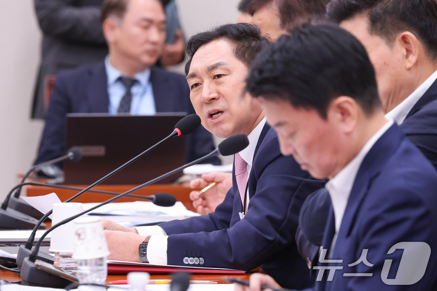 (서울=뉴스1) 안은나 기자 = 김기현 국민의힘 의원이 17일 서울 여의도 국회 외교통일위원회에서 열린 조현 외교부 장관 후보자 인사청문회에서 질의하고 있다. 2025.7.17/뉴 …