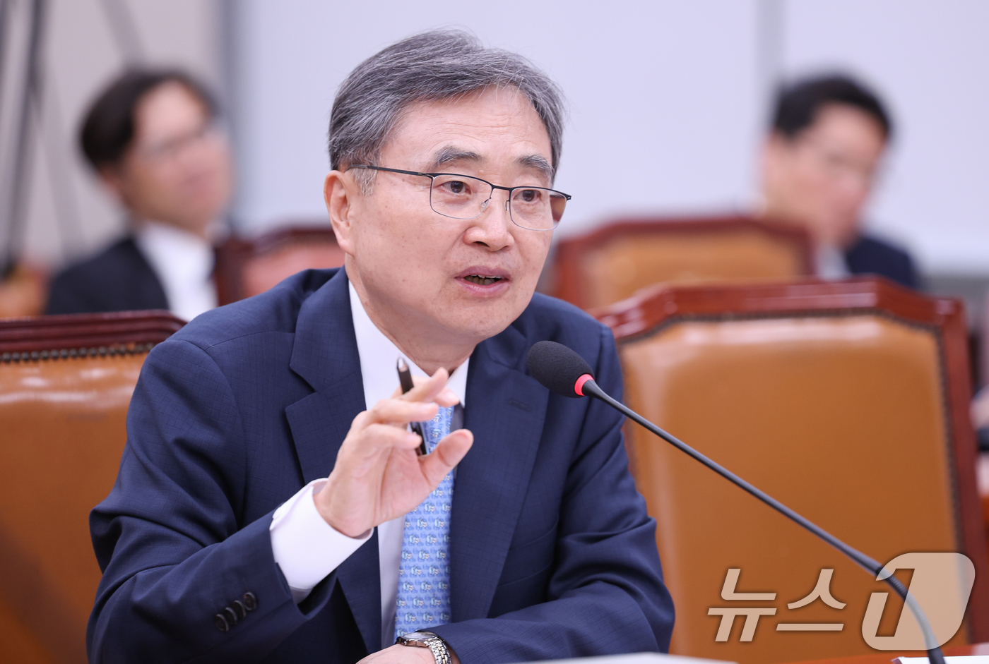 (서울=뉴스1) 안은나 기자 = 조현 외교부 장관 후보자가 17일 서울 여의도 국회 외교통일위원회에서 열린 인사청문회에서 의원 질의에 답하고 있다. 2025.7.17/뉴스1