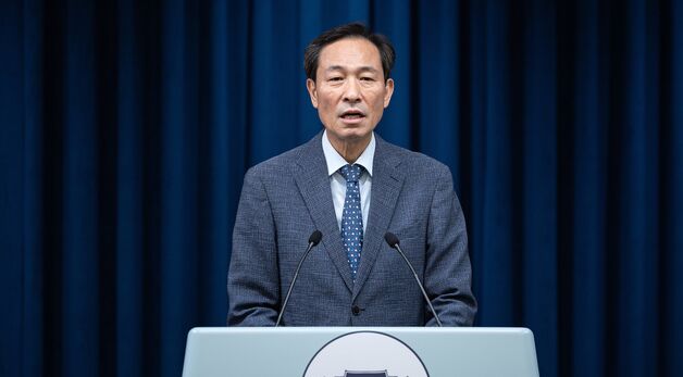 우상호 정무수석 '美특사단장에 박용만 전 대한상의 회장 임명'