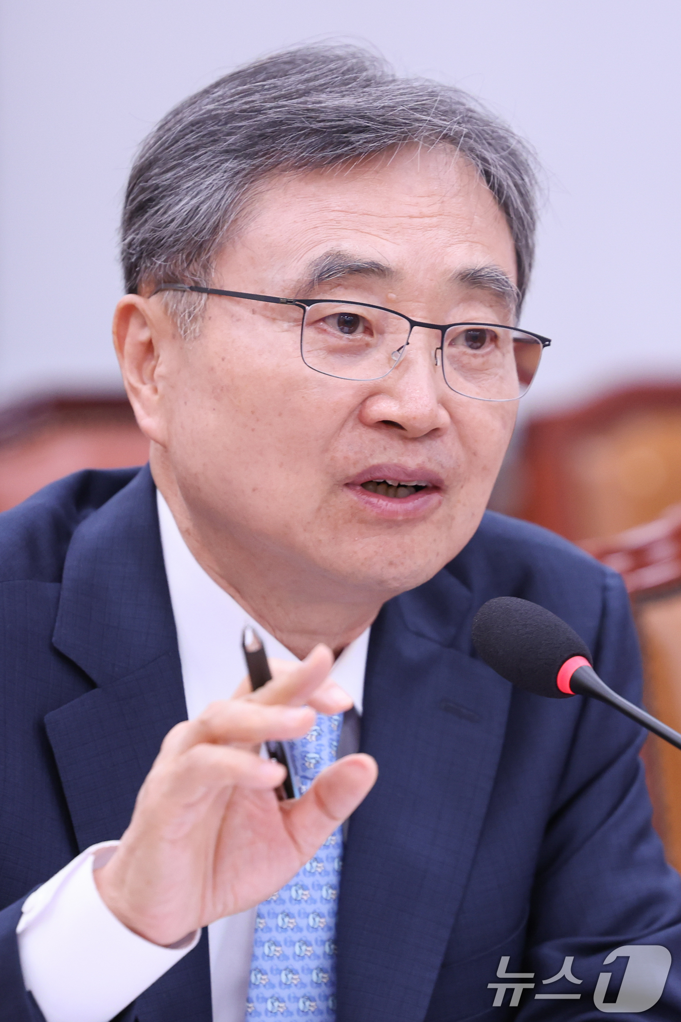 (서울=뉴스1) 안은나 기자 = 조현 외교부 장관 후보자가 17일 서울 여의도 국회 외교통일위원회에서 열린 인사청문회에서 의원 질의에 답하고 있다. 2025.7.17/뉴스1
