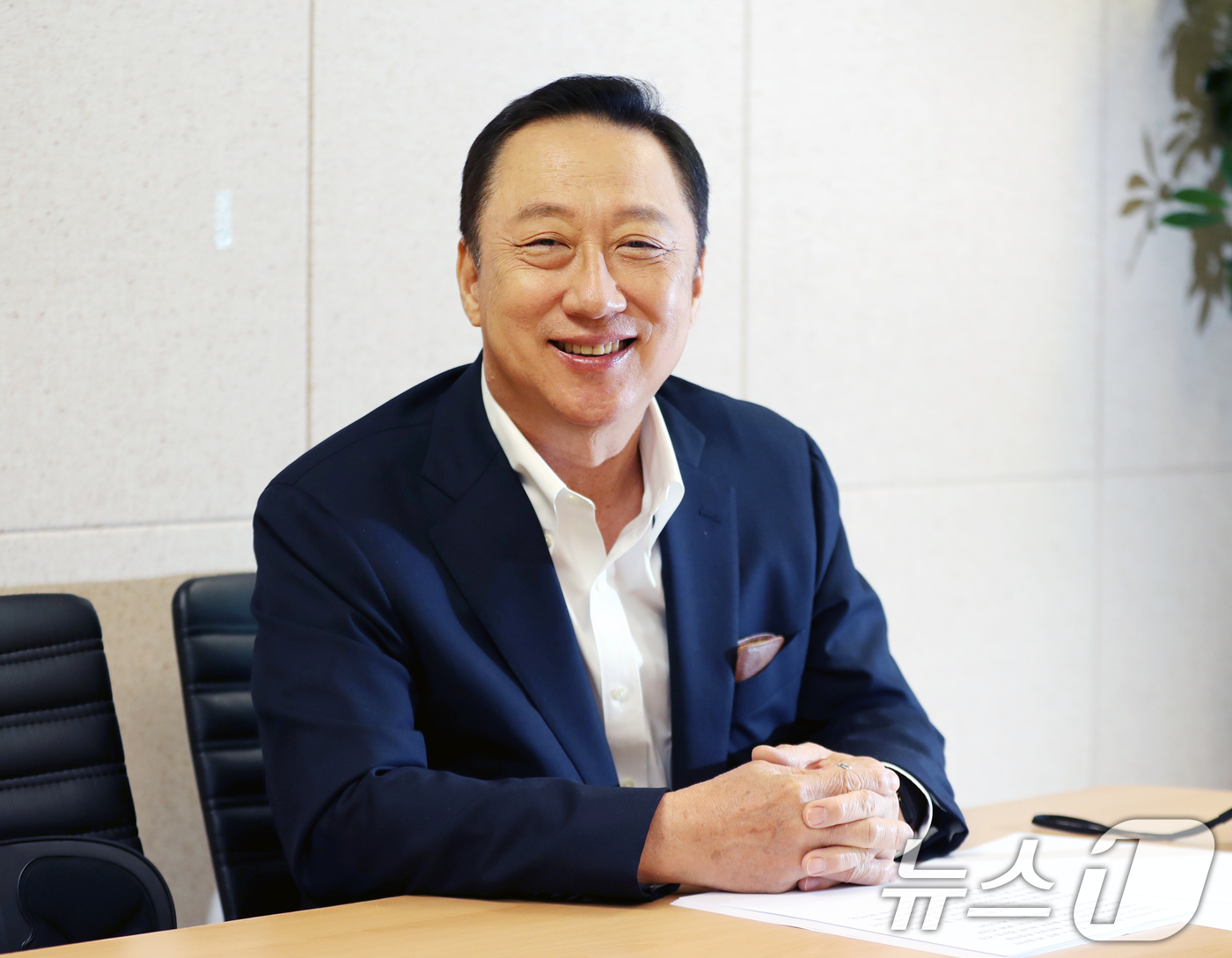 (서울=뉴스1) = 이재명 대통령은 17일 대미특사단 단장에 대한상공회의소 회장을 지낸 박용만 전 두산그룹 회장을 지명했다고 우상호 대통령실 정무수석이 브리핑을 통해 밝혔다. 20 …