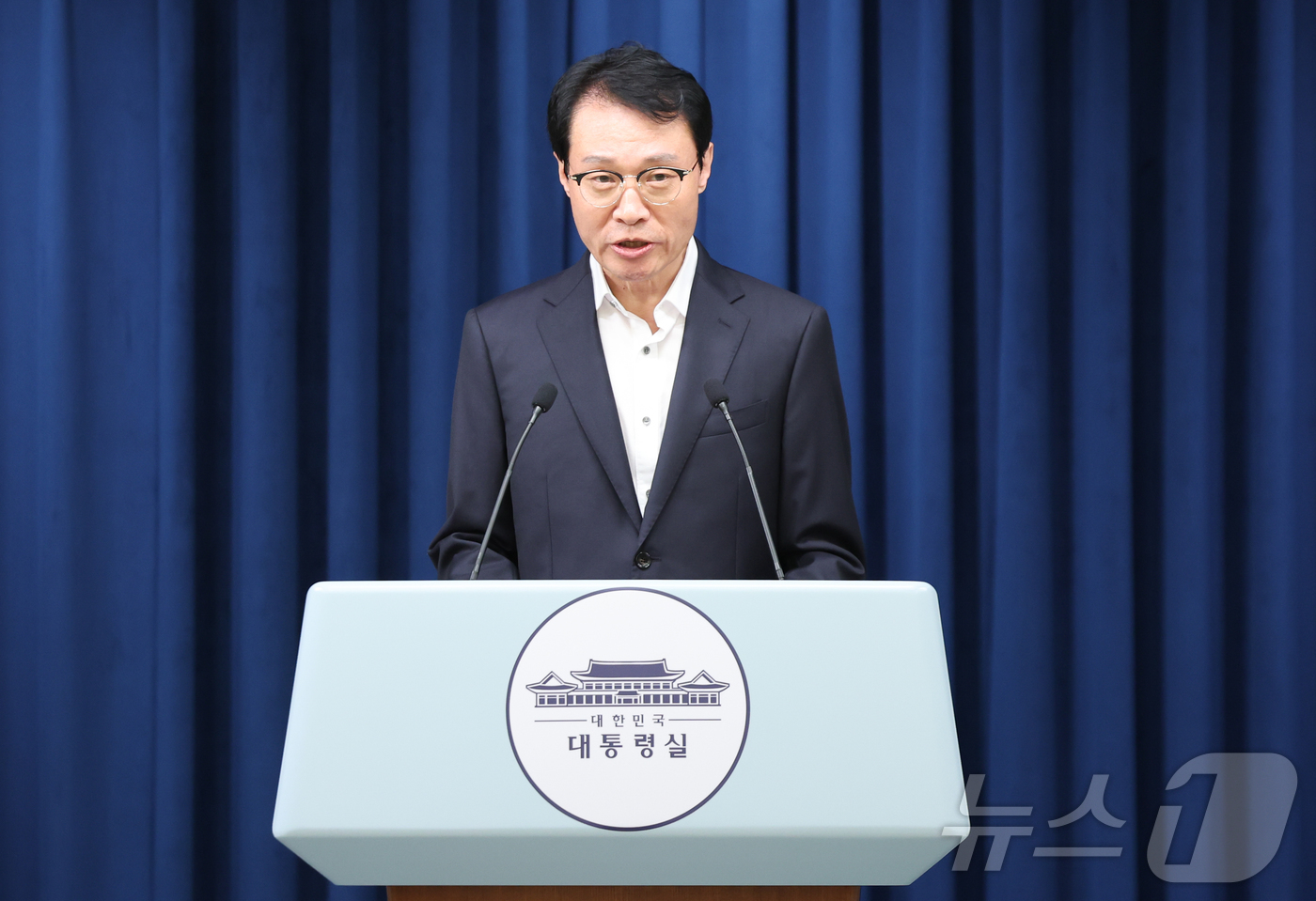 (서울=뉴스1) 허경 기자 = 이규연 대통령실 홍보소통수석이 17일 서울 용산 대통령실 청사에서 대통령 주재 수석보좌관 회의 관련 브리핑을 하고 있다. 2025.7.17/뉴스1