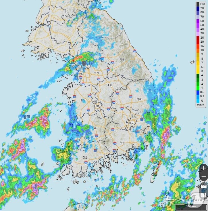 본문 이미지 - 18일 오전 5시 강수현황 레이더(기상청 날씨누리 갈무리) /뉴스1