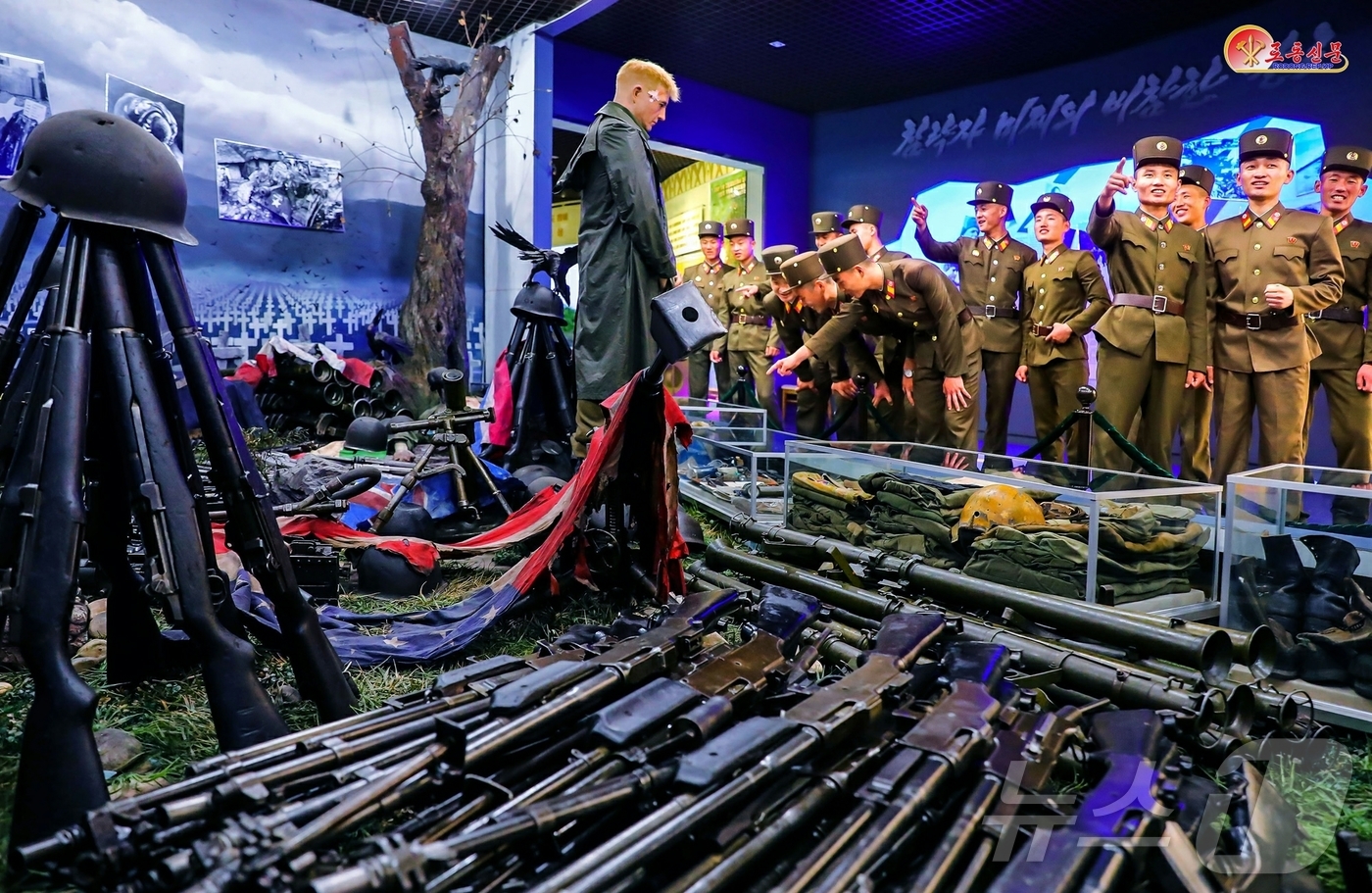 (평양 노동신문=뉴스1) = 북한 노동당 기관지 노동신문은 18일 조국해방전쟁승리기념관을 조명하며 "미제의 패배상을 보여주는 전리품과 자료들"이라고 표현했다. [국내에서만 사용가능 …