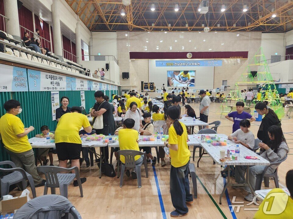 본문 이미지 - &#39;2025 전남과학고 수학축전&#39;장면&#40;전남도교육청 제공, 재판매 및 DB 금지&#41;/뉴스1 