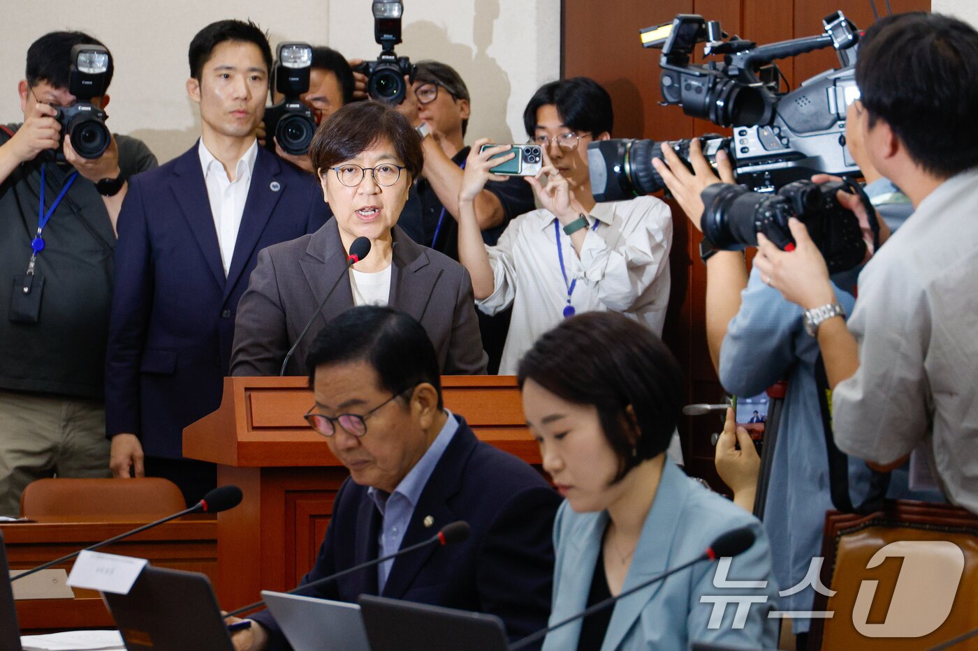 본문 이미지 - 정은경 보건복지부 장관 후보자가 18일 오전 서울 여의도 국회 보건복지위원회에서 열린 인사청문회에 출석해 모두 발언을 하고 있다. 2025.7.18/뉴스1 ⓒ News1 안은나 기자