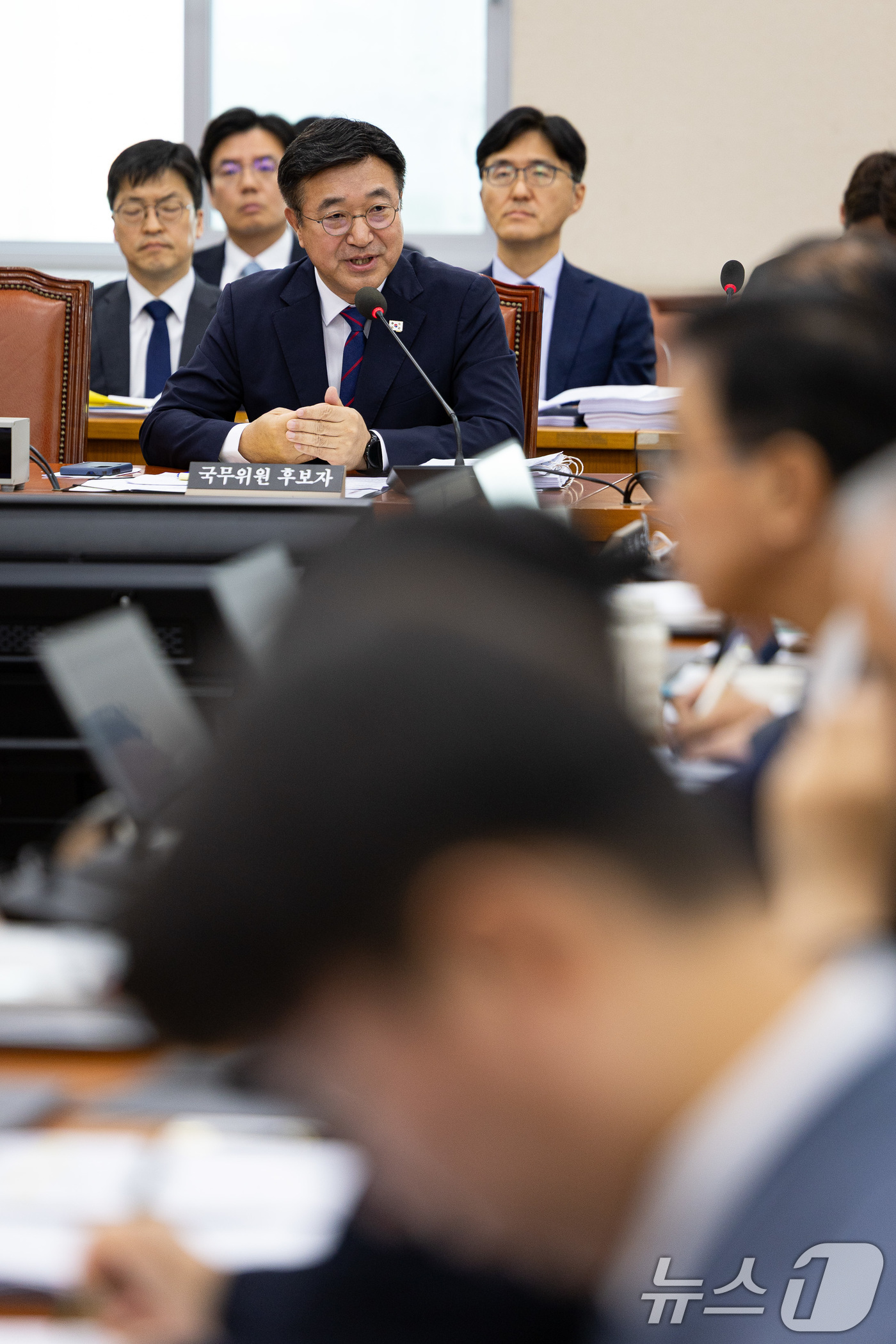 (서울=뉴스1) 유승관 기자 = 윤호중 행정안전부 장관 후보자가 18일 서울 여의도 국회 행정안전위원회에서 열린 인사청문회에서 의원 질의에 답하고 있다. 2025.7.18/뉴스1