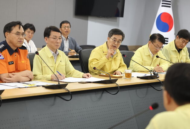 김동연 "긴장 늦추지 말고 도민 생명 재산 잃는 일 없도록 총력을"