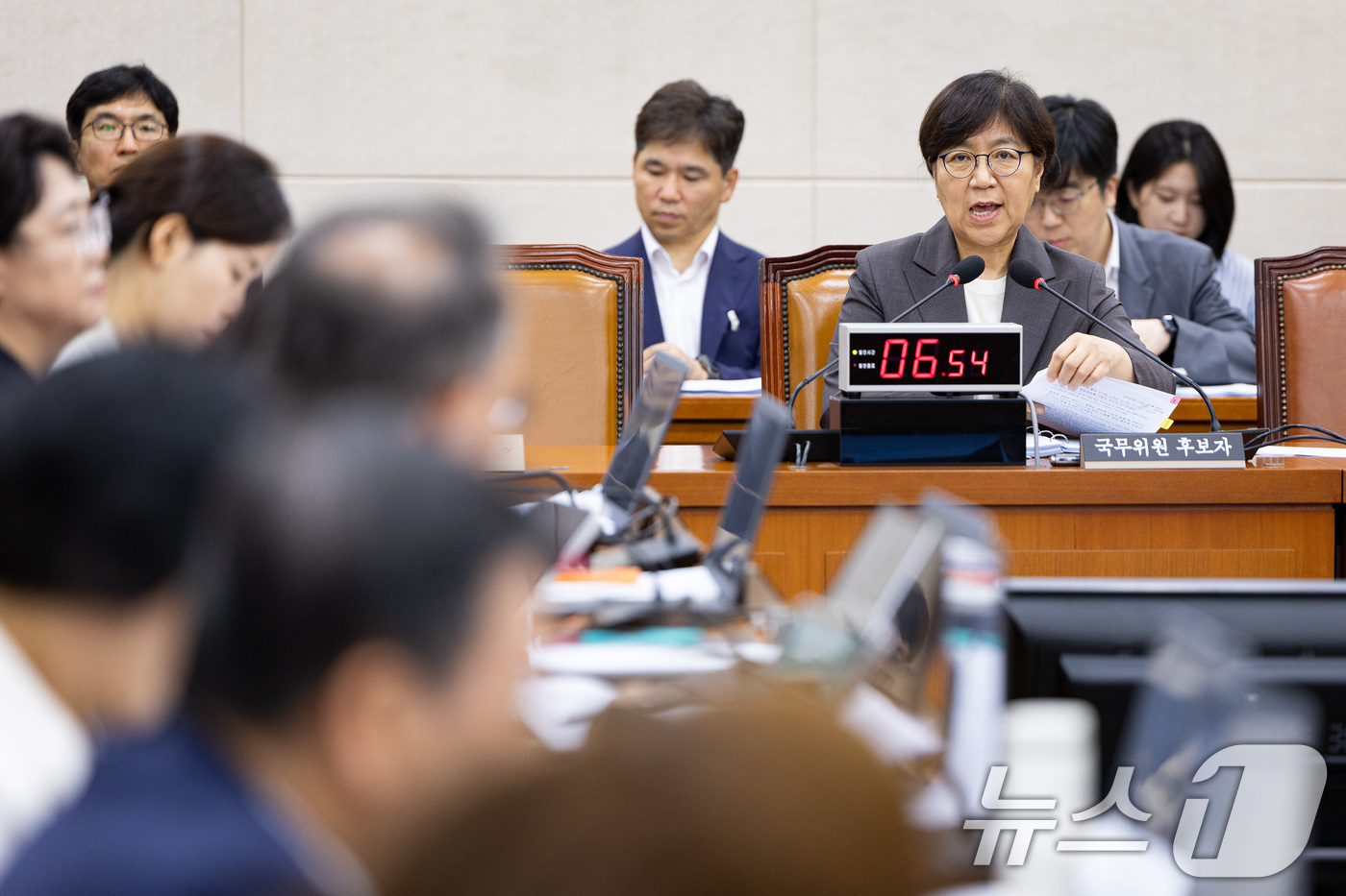 (서울=뉴스1) 유승관 기자 = 정은경 보건복지부 장관 후보자가 18일 서울 여의도 국회 보건복지위원회에서 열린 인사청문회에서 의원 질의에 답하고 있다. 2025.7.18/뉴스1