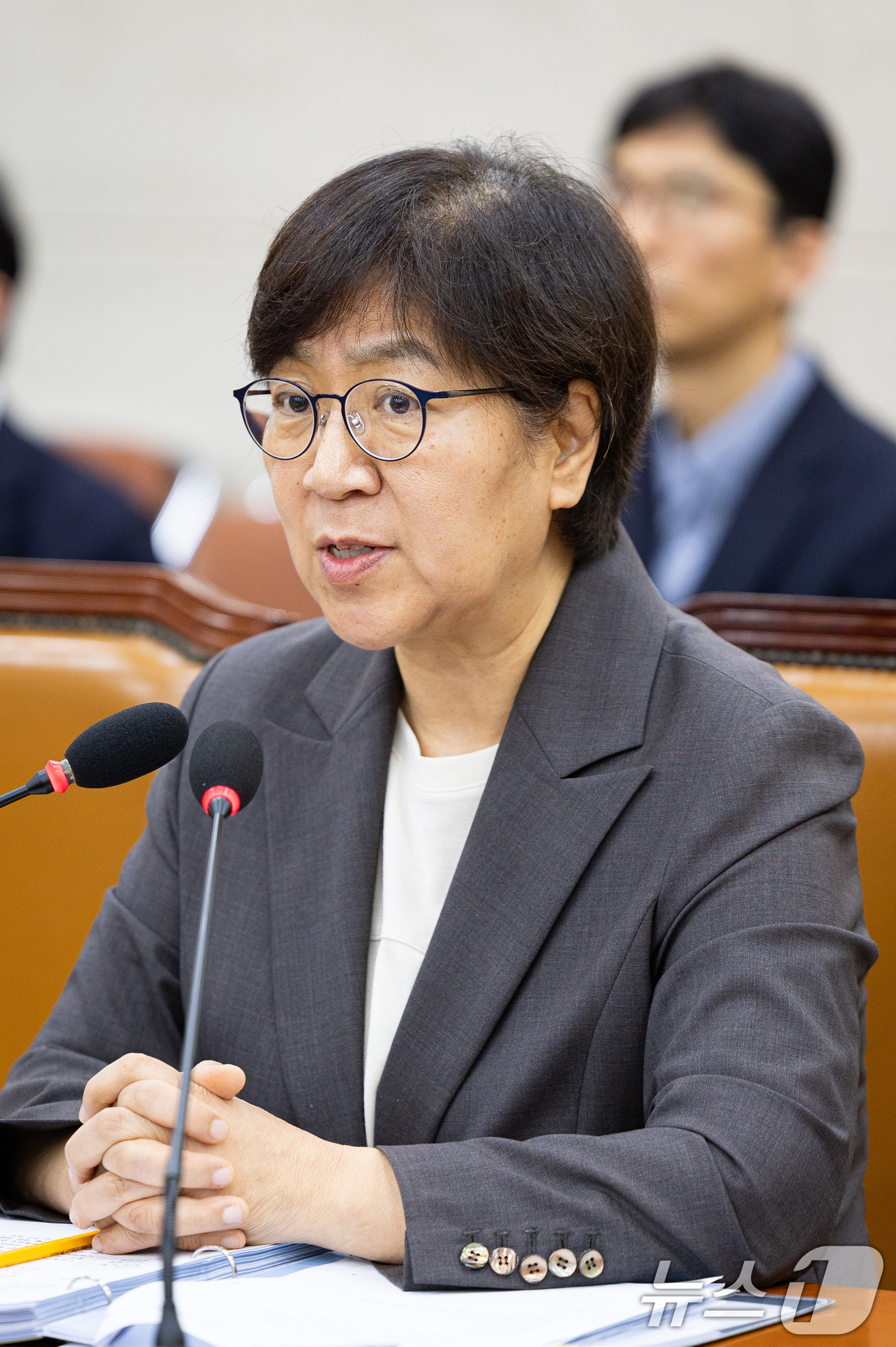 (서울=뉴스1) 유승관 기자 = 정은경 보건복지부 장관 후보자가 18일 서울 여의도 국회 보건복지위원회에서 열린 인사청문회에서 의원 질의에 답하고 있다. 2025.7.18/뉴스1