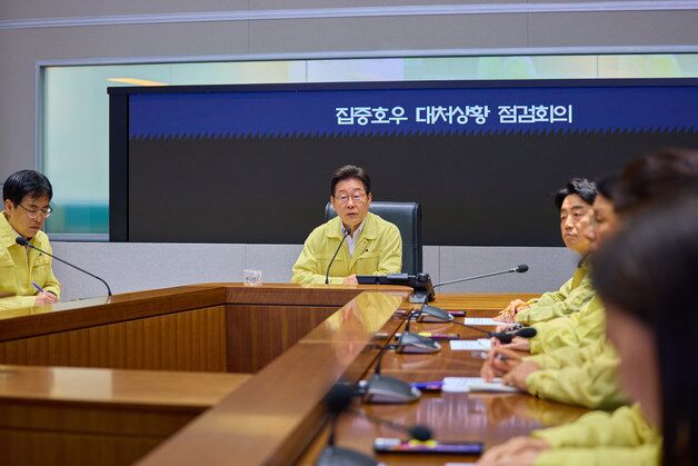 李대통령 '옹벽 붕괴사고' 오산시장에 "전면통제 왜 안 했나"(종합)