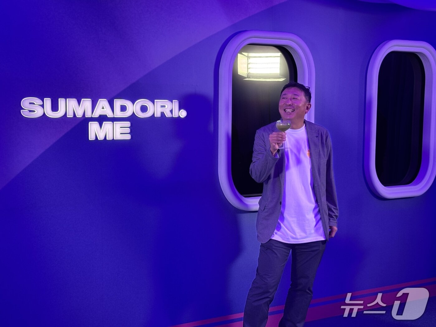 본문 이미지 - &#39;스마도리 바 팝업 in 서울&#39; 기자간담회에서 테츠야 다카하시 스마도리 주식회사 대표이사가 직접 팝업의 취지와 비전을 설명했다.뉴스1 ⓒ News1 이강 기자