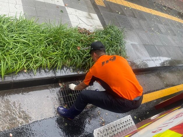 제주 호우특보 확대…한라산에 하루새 112.5㎜ 쏟아져(종합)