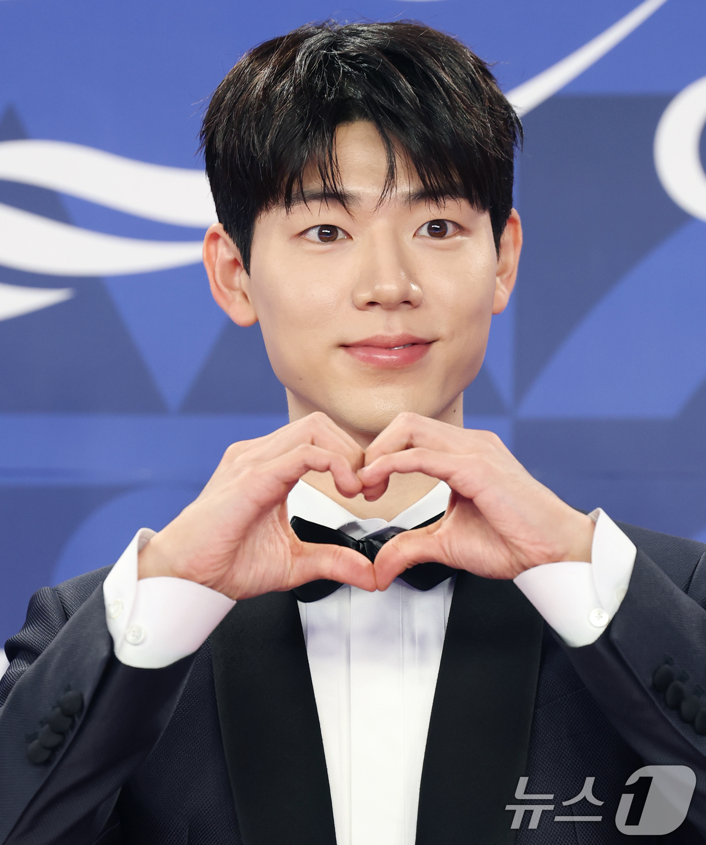 (인천=뉴스1) 권현진 기자 = 배우 배현성이 18일 인천 중구 파라다이스시티에서 열린 ‘제4회 청룡시리즈어워즈’ 레드카펫 행사에 참석해 포즈를 취하고 있다. 2025.7.18/뉴 …