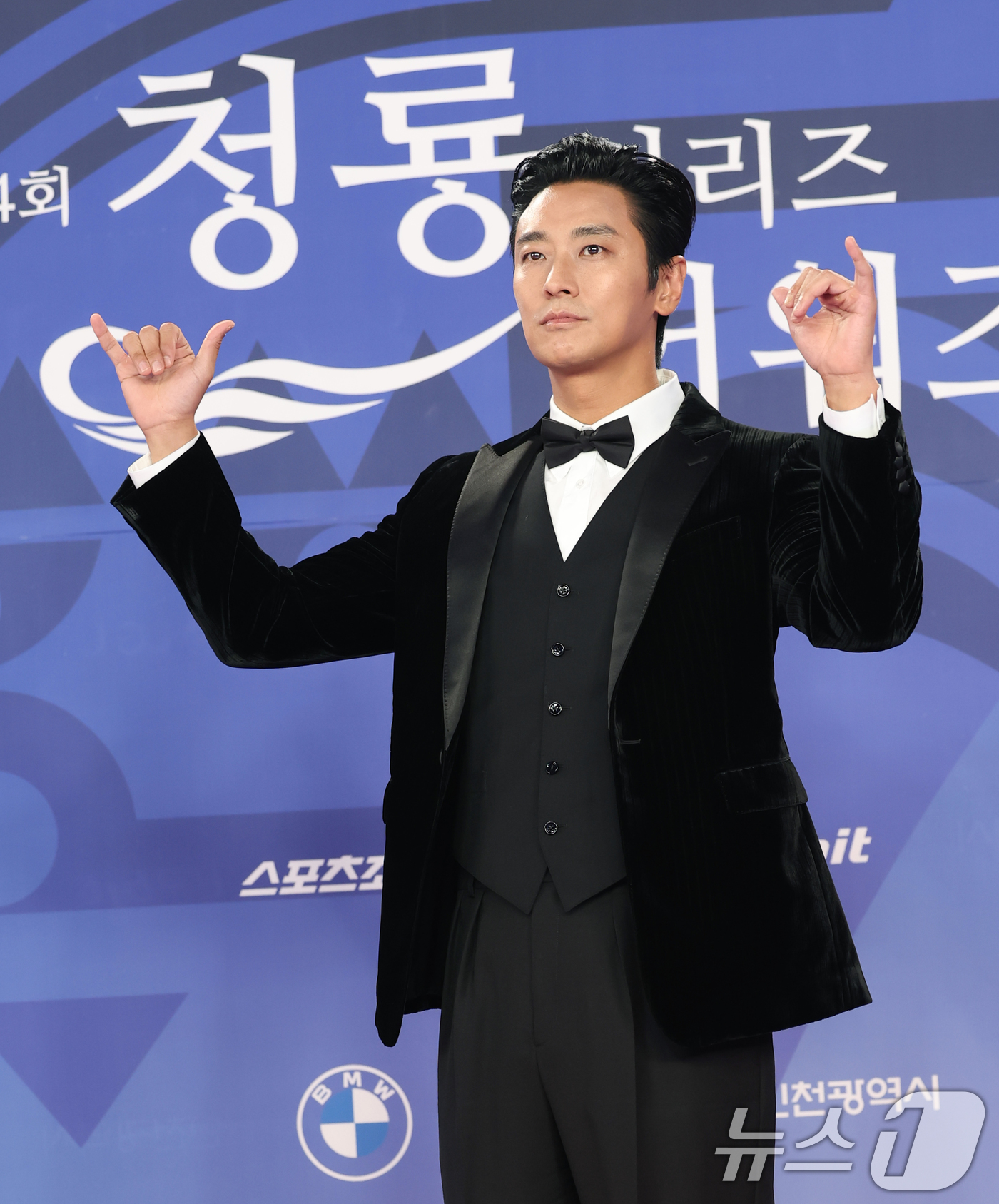 (인천=뉴스1) 권현진 기자 = 배우 주지훈이 18일 인천 중구 파라다이스시티에서 열린 ‘제4회 청룡시리즈어워즈’ 레드카펫 행사에 참석해 포즈를 취하고 있다. 2025.7.18/뉴 …