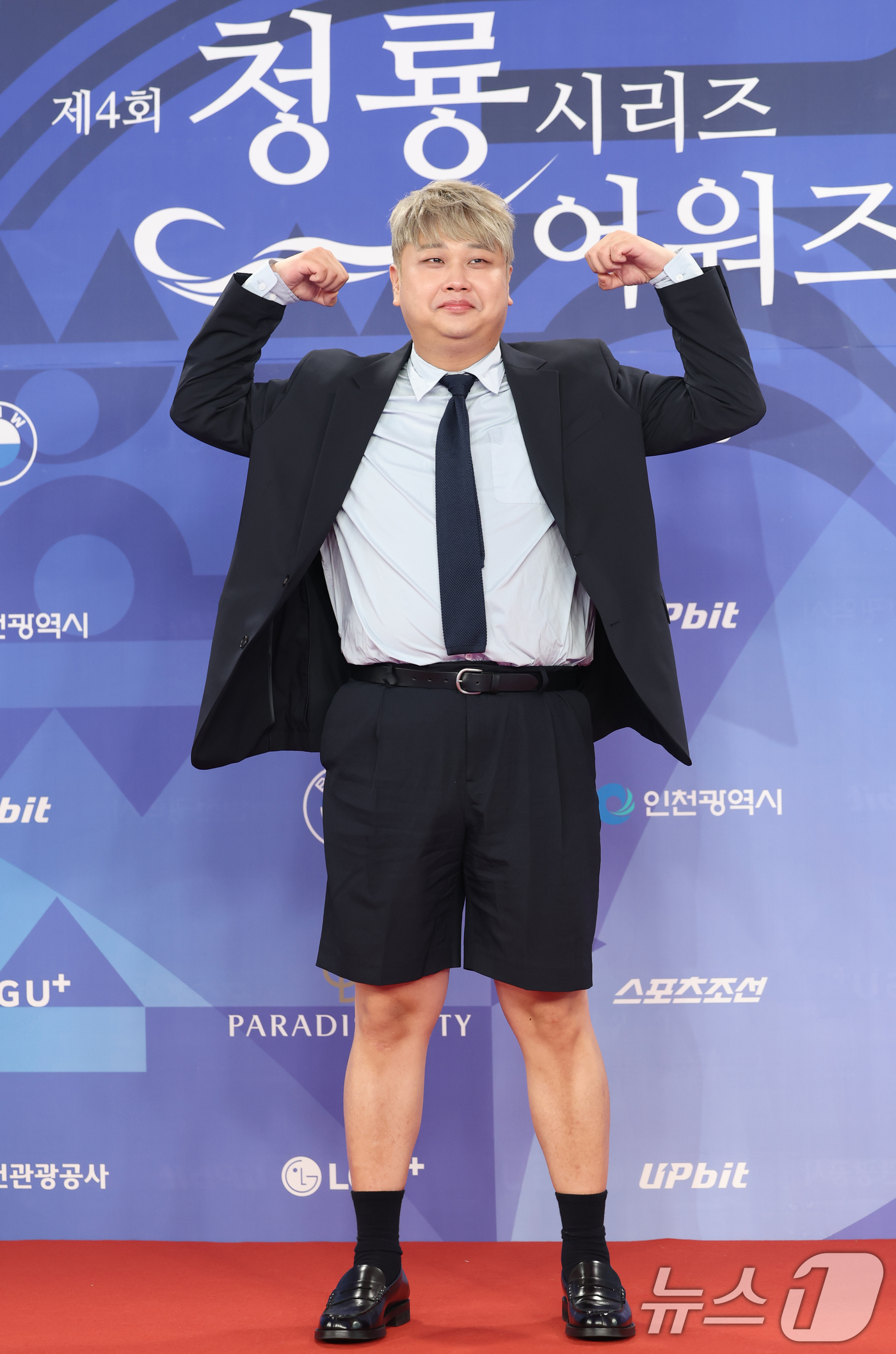 (인천=뉴스1) 권현진 기자 = 요리연구가 윤남노가 18일 인천 중구 파라다이스시티에서 열린 ‘제4회 청룡시리즈어워즈’에 참석해 포즈를 취하고 있다. 2025.7.19/뉴스1