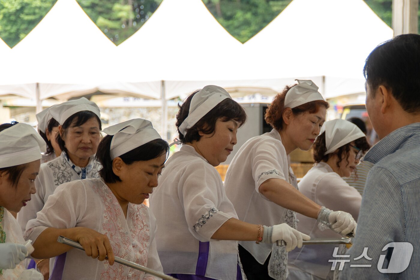 본문 이미지 -  제5회 금산삼계탕축제가 18일부터 20일까지 일정으로 금산세계인삼엑스포광장에서 열린다.&#40;금산군 제공. 재판매 및 DB금지&#41;2025.7.18/뉴스1