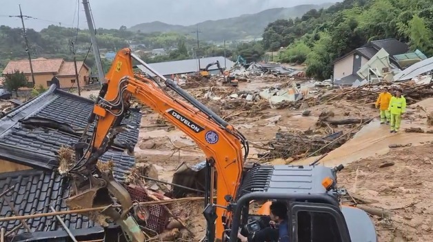 산청 산사태 주택 매몰 현장