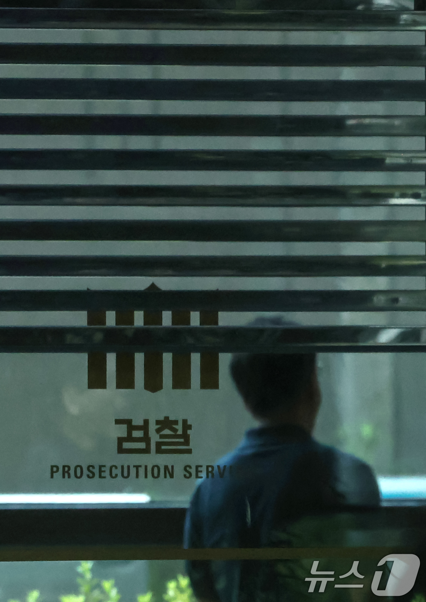 (서울=뉴스1) 민경석 기자 = '12·3 비상계엄' 관련 내란·외환 사건을 수사하는 내란특검팀(조은석 특별검사)이 19일 조태열 전 외교부 장관을 소환해 조사 중이다.특검팀은 조 …