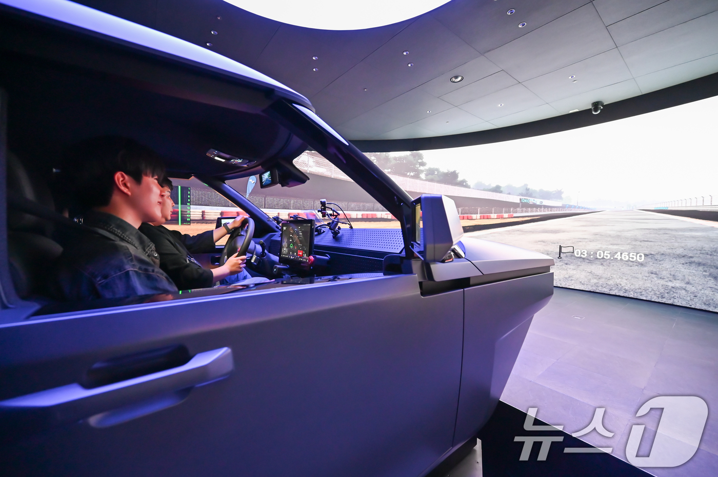 (서울=뉴스1) = 현대차·기아는 오는 3일 서울 강남구 현대자동차 강남대로 사옥에 'UX 스튜디오 서울'을 개관하고 사용자들과 함께 미래 모빌리티 경험을 설계하는 참여형 연구 거 …