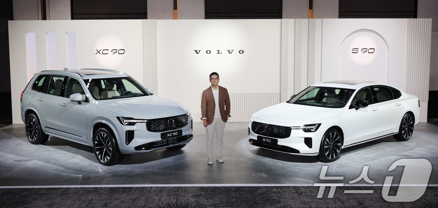 (서울=뉴스1) 박지혜 기자 = 이윤모 볼보자동차코리아 대표이사가 2일 서울 광진구 워커힐호텔에서 현대적인 스칸디나비아 스타일과 최첨단 기술이 적용된 스웨디시 럭셔리 플래그십 신형 …